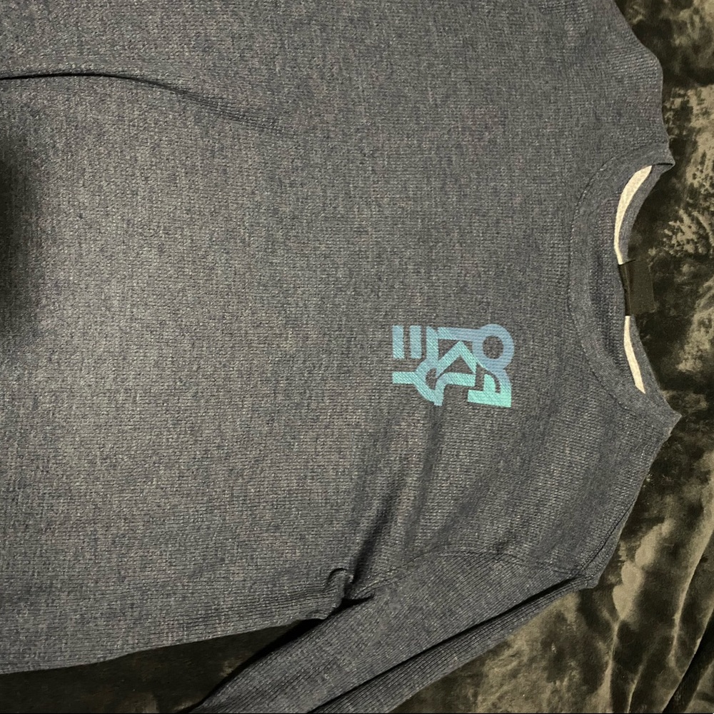 XL gray Oakley long sleeve
